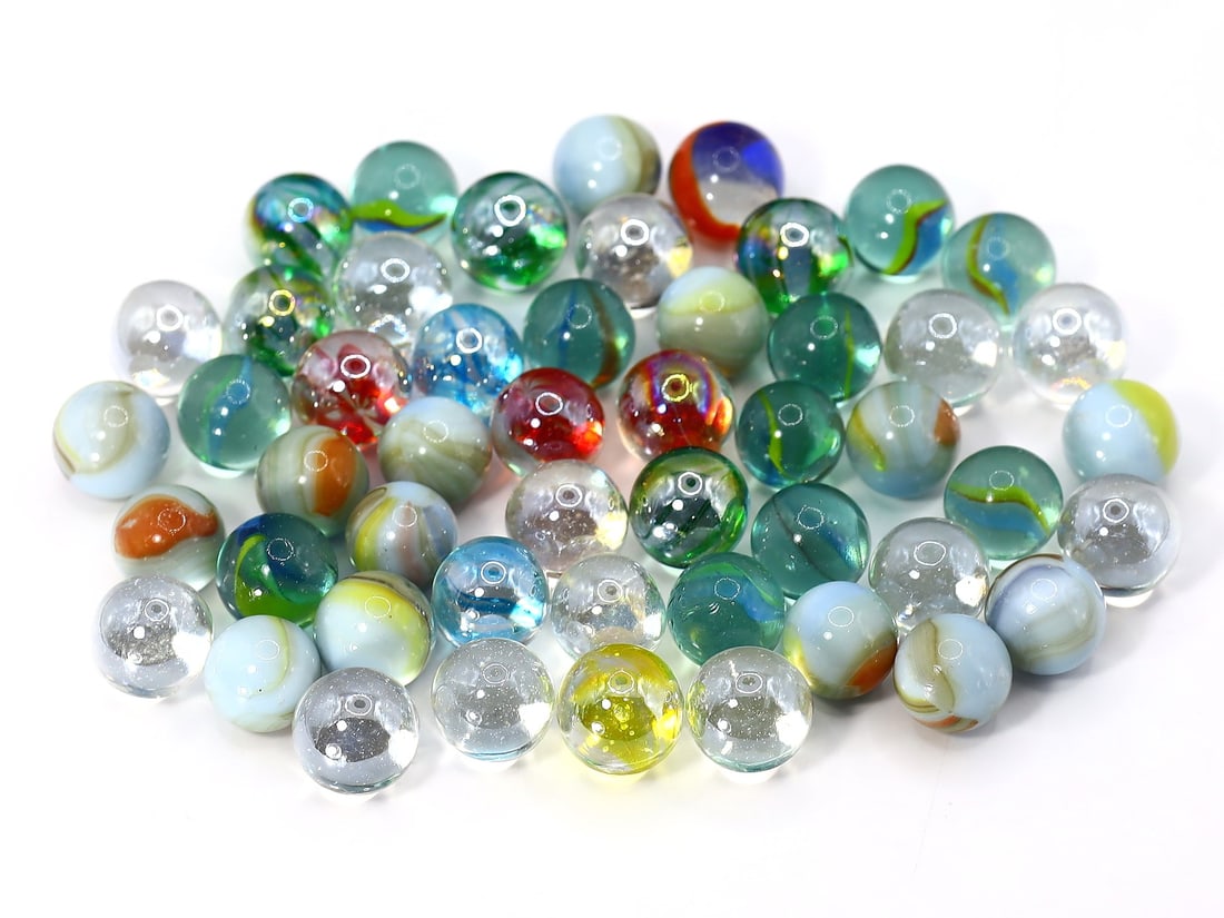 Vintage Japanese Glass Marble Aurora Swirl Glas Ball Marble: 15m-17.4m Weight: 288 grams (Before Packing) A bargain hunter's, fixer-upper's, and pack-rat's dream come true! Our Ten2Go "warehouse" style auction presents over thousand lots in a fast-paced old-sty