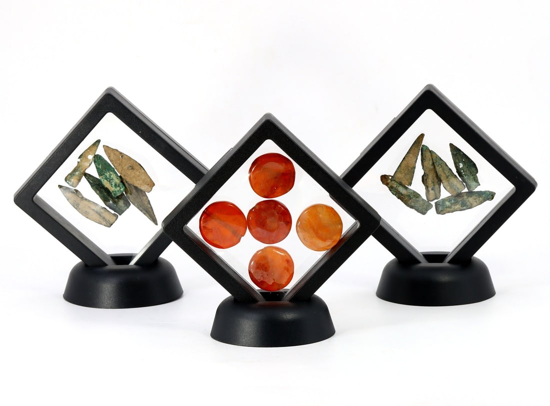 Collection of Ancient Roman Bronze Arrowheads & Carnelian Stamp Seal (1 of 2)