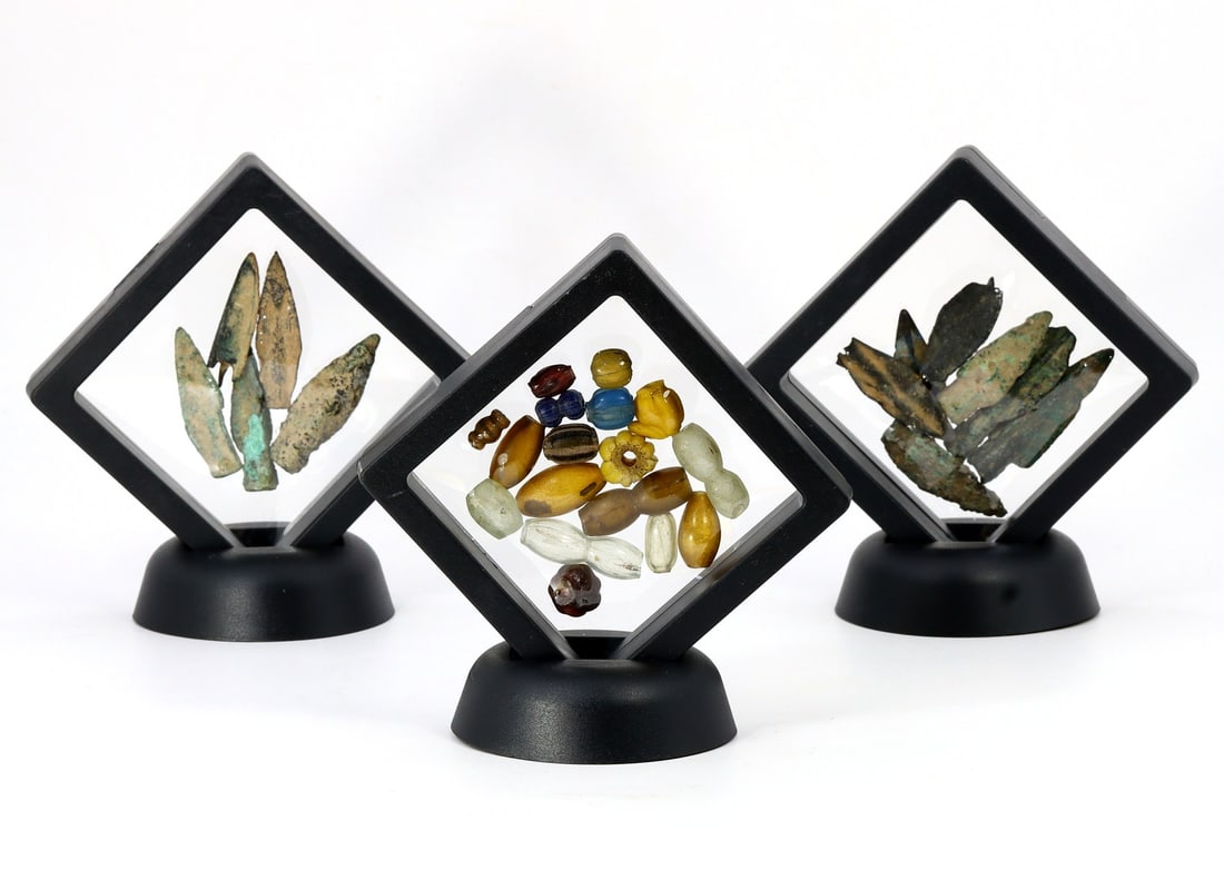Collection of Ancient Roman Greek Bronze Arrowheads & Glass Beads (1 of 2)