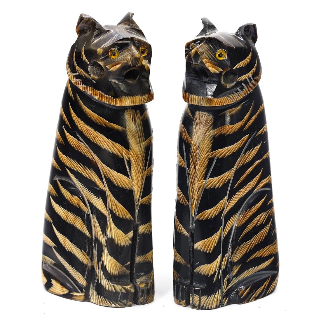 Handmade Ox Horn Carving Tigers Animal Figurines & Miniatures: 11.5x6cm Weight: 247 grams
