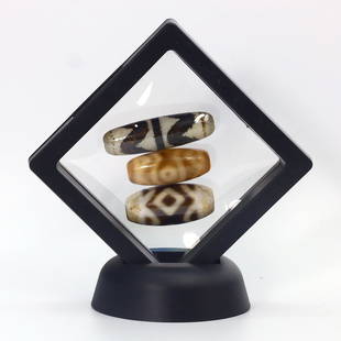 Collection of Vintage Chinese Tibetan Etched Agate Chung Eyes dZi Bead: 4-3cm Weight: 53 grams