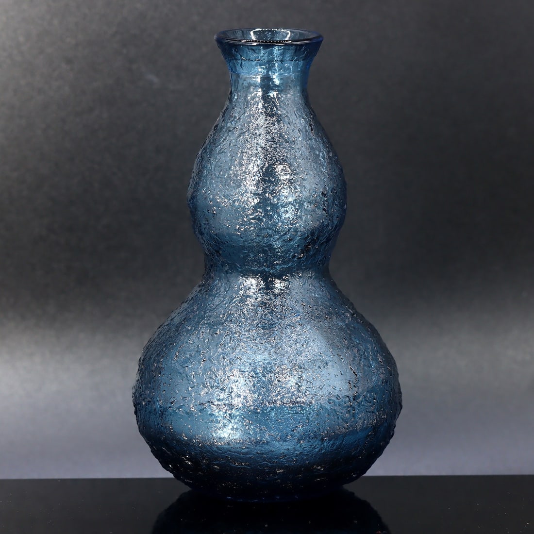 Toyo Sasaki Glass Japanese Gourd Shaped Tokuri Blue Sake Bottle (1 of 3)