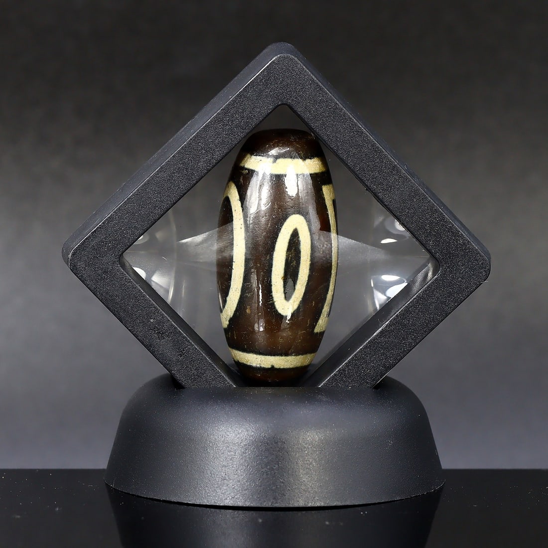 Old Chinese Tibetan Etched Agate dZi Bead (1 of 2)