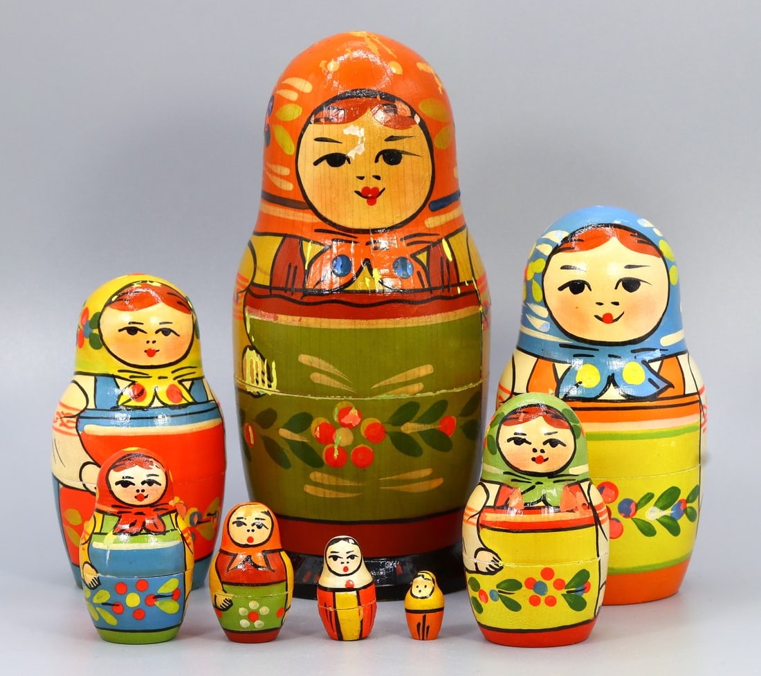 Vintage Russian Matryoshka Wooden Nesting Doll 8 in 1: 15.5x7cm Weight: grams