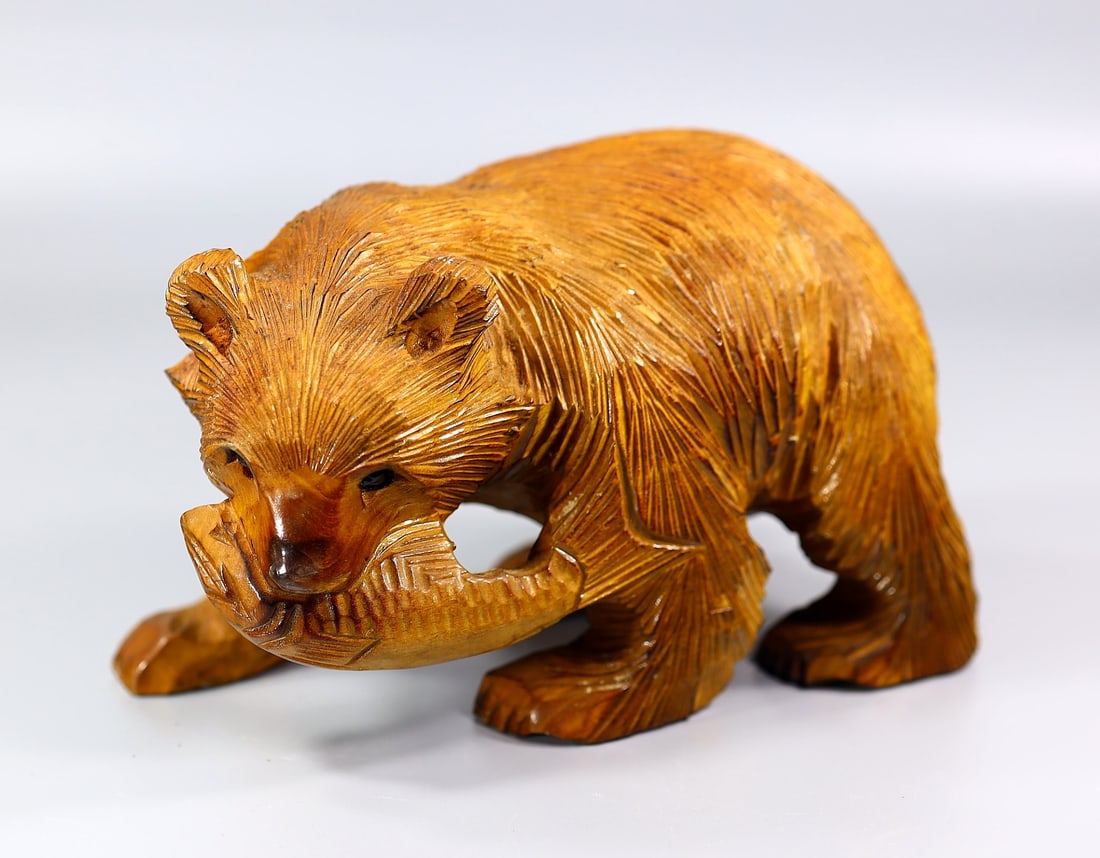 7.8" inches Vintage Japanese Kibori Kuma Ainu Wood Bear With Salmon: 20x10cm Weight: 7.8 grams