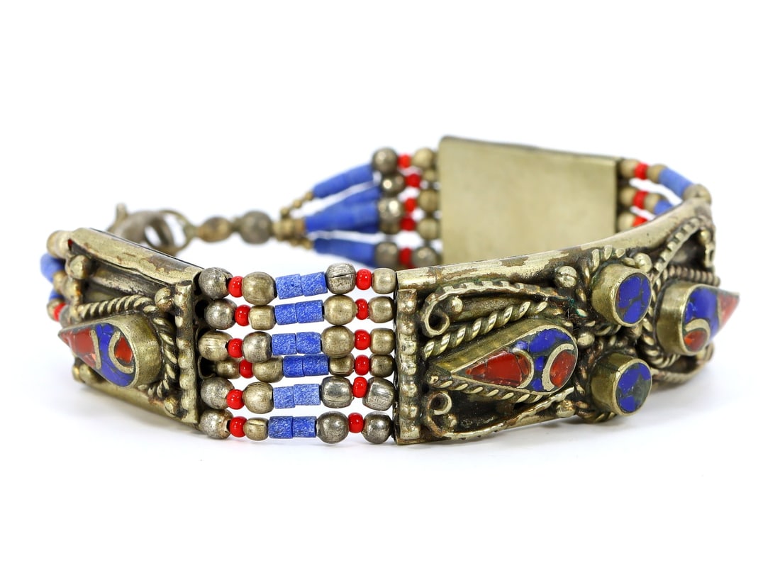 Vintage Himalayan Tibetan Bohemian Tribal Silver Coral & Lapis Bracelet: 7.5:inches Weight: 41 grams