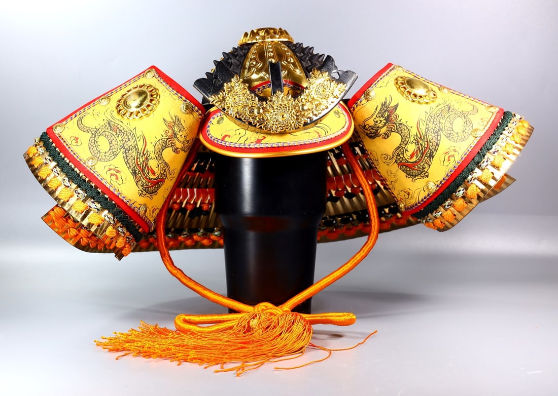 Vintage Japanese Iron Samurai Kabuto Helmet Kazari Ornament (1 of 4)