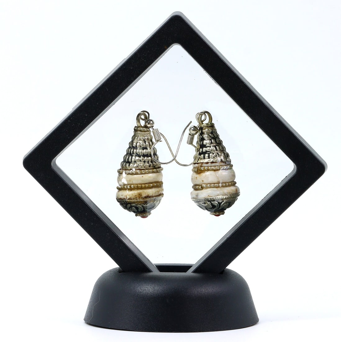 Pair of Vintage Chinese Tibetan Conch Shell Carving Traditional Earrings Set Tribal Silver (1 of 2)
