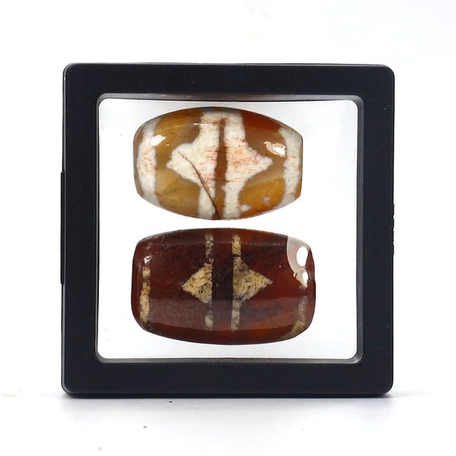 Collection of Two Chinese Tibetan Etched Tiger Teeth Agate Carnelian dZi Beads: 3.5-4cm Weight: 71 grams