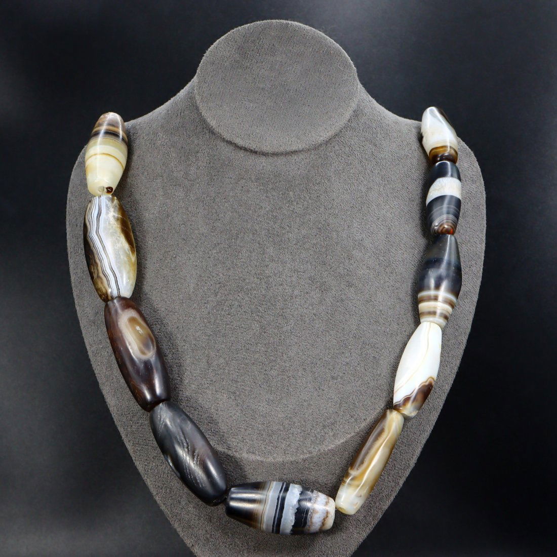 30" Strand of Old Western Asiatic Banded Agate Bead Beaded Necklace Strand (1 of 3)