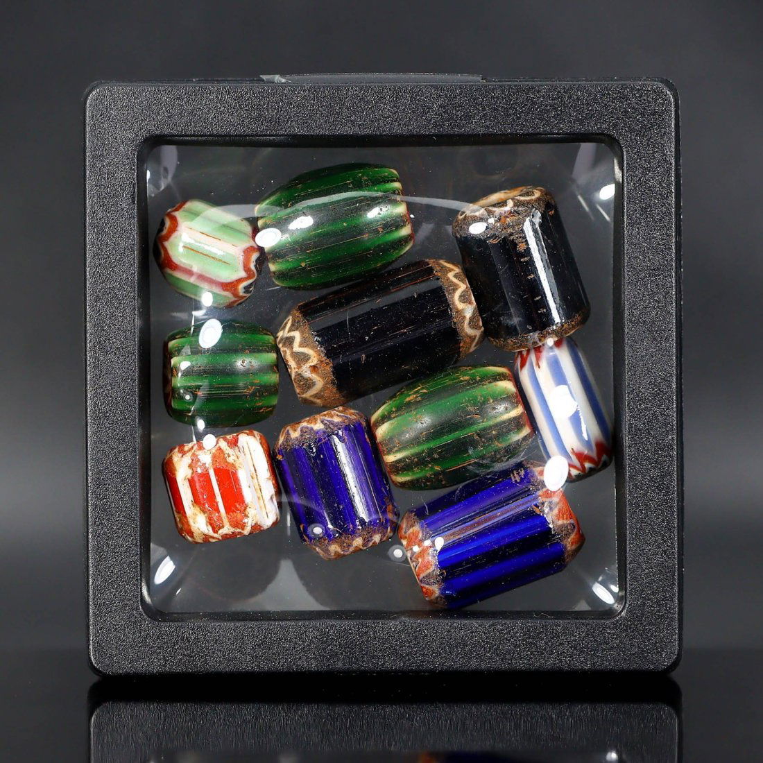 Vintage African Old Classic Chevron Beads Trade Bead Collection (1 of 3)