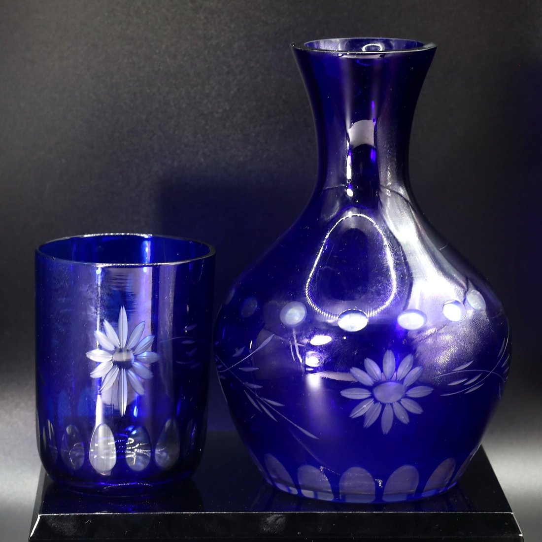 Vintage Cobalt Blue Cut To Clear Lead Glass Crystal Flask with Cup: 18.5x12cm Weight: 531grams