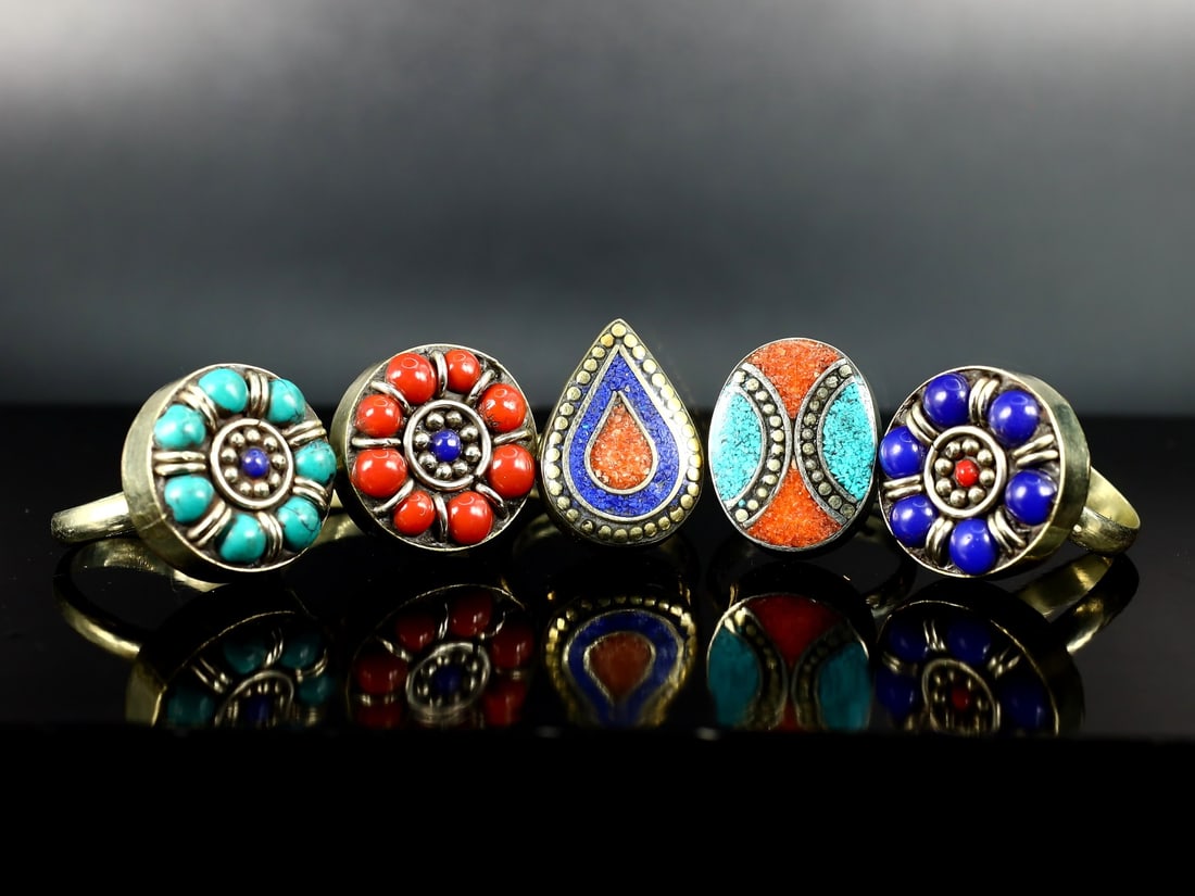 Collection of Tibetan Vintage Ring Jewelry: 2x2cm Weight: 69 grams