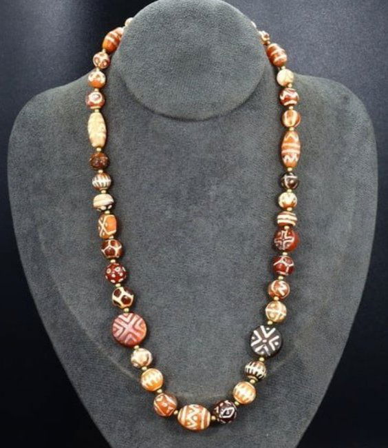 Old Himalayan Tibetan Etched Agate Carnelian Beads Necklace (1 of 2)