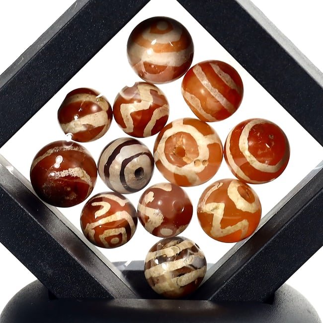 Old Vintage Indo Tibetan Etched Carnelian dzi Beads: 8-10mm Weight: 15 grams