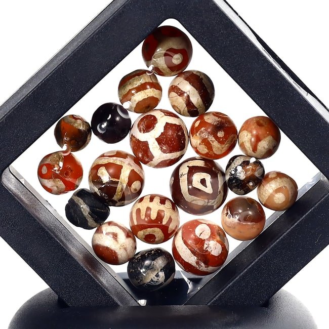 Old Vintage Indo Tibetan Etched Carnelian dzi Beads: 5-9mm Weight: 13 grams