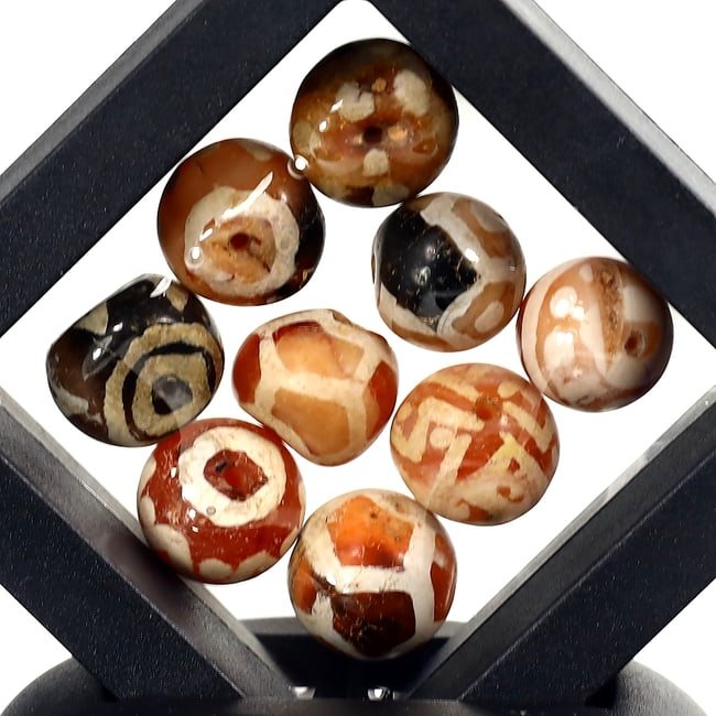 Old Vintage Indo Tibetan Etched Carnelian dzi Beads: 9-10mm Weight: 16 grams