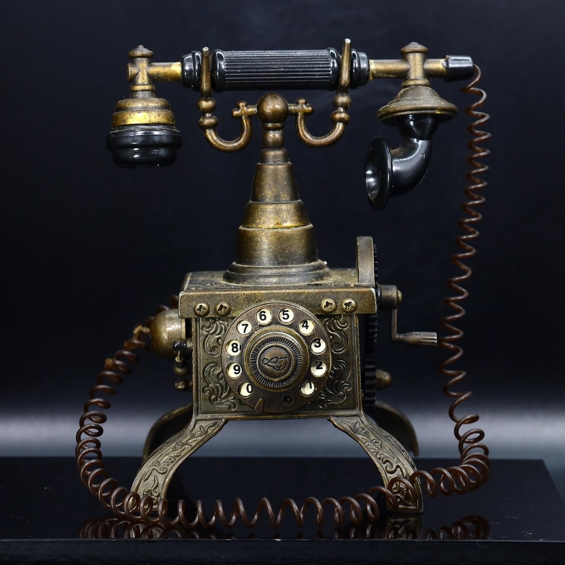 Vintage Black Brass Antique Style Phone Display Decoration Set: 12.5x10cm Weight: 233 grams
