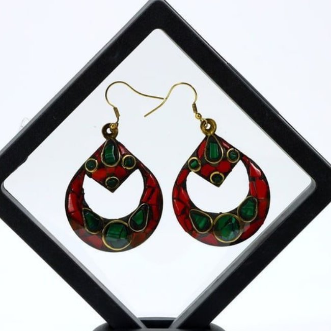 Pair of Vintage Tibetan Gold Gilt Red Coral & Green Malachite Earrings (1 of 2)