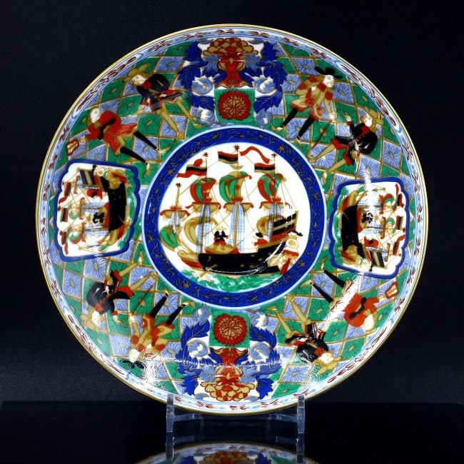 A Japanese Black Ship Imari Porcelain Plate Charger Platter (1 of 3)