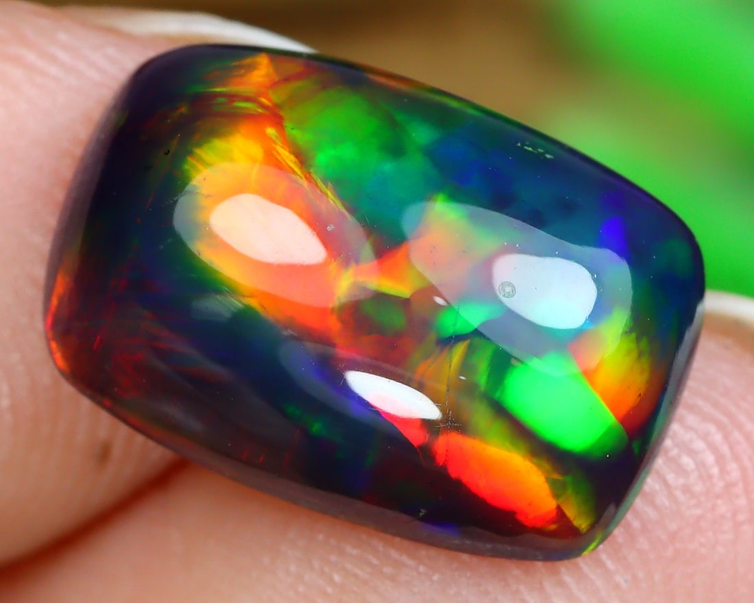 3.00Ct Natural Ethiopian Welo Black Smoke Opal Cabochon: 12.9x8.7x5 Weight:3.00 Ct