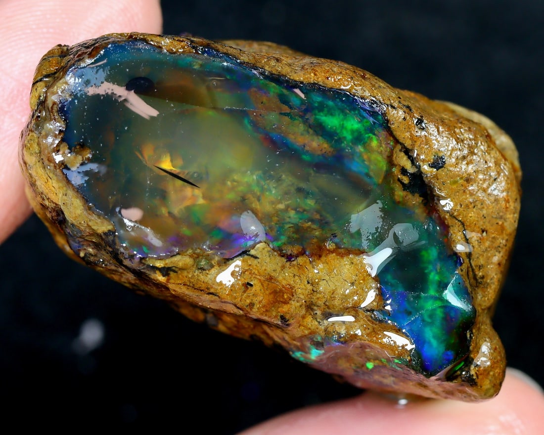 106.5Ct Collector Non-Hydrophane Crystal Opal Rough Specimen: 39x20x19mm Weight: 106.5Ct