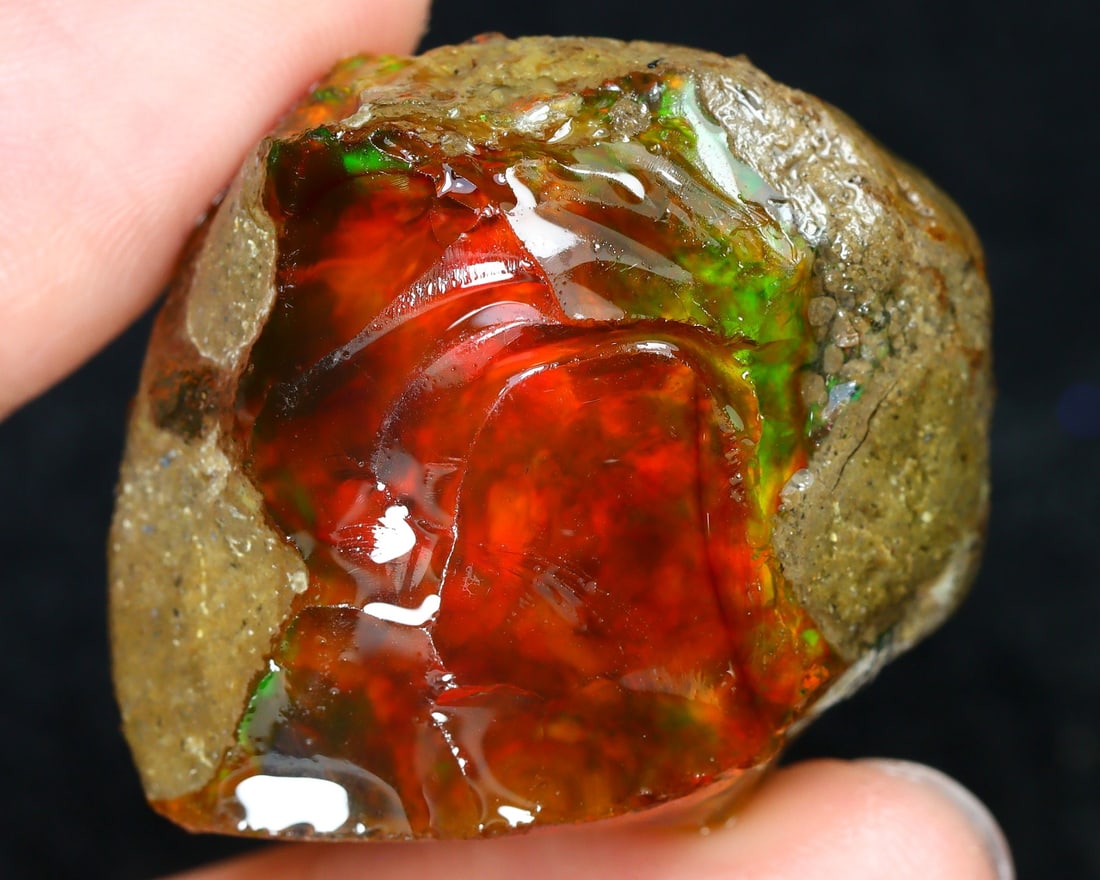 94Ct Collector Non-Hydrophane Crystal Opal Rough Specimen: 31x28x20mm Weight: 94Ct