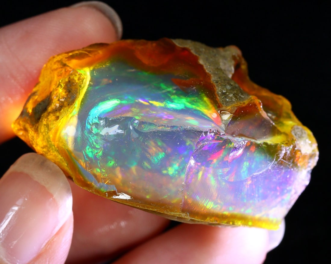 111Ct Collector Non-Hydrophane ContraLuz Crystal Opal Rough Specimen: 40x23x23mm Weight: 111Ct