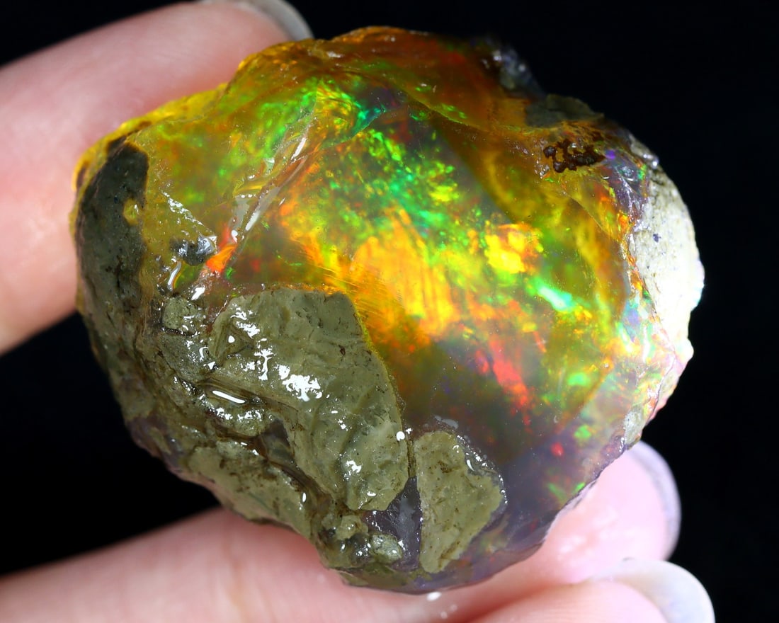 118Ct Collector Non-Hydrophane ContraLuz Crystal Opal Rough Specimen: 35x30x22mm Weight: 118 grams