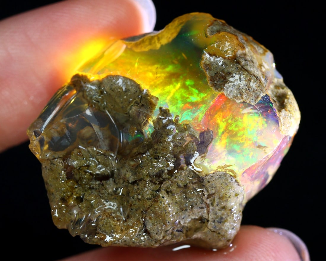 53Ct Collector Non-Hydrophane ContraLuz Crystal Opal Rough Specimen: 32x27x13mm Weight: 53Ct