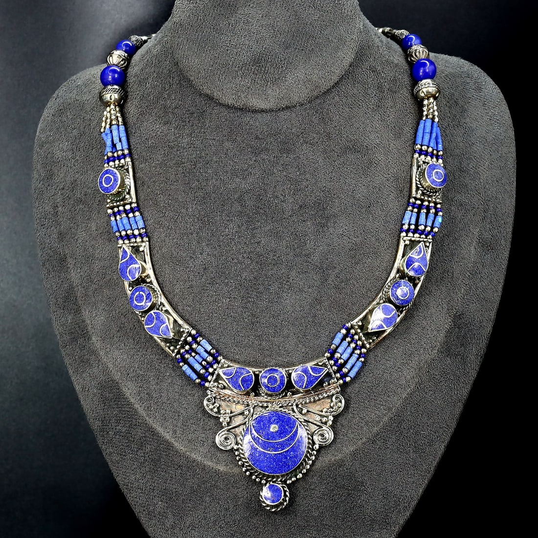 Vintage Himalayan Tibetan Bohemian Tribal Silver Inlaid Lapis Pendant Necklaces: 18''Inches Weight: 132 grams