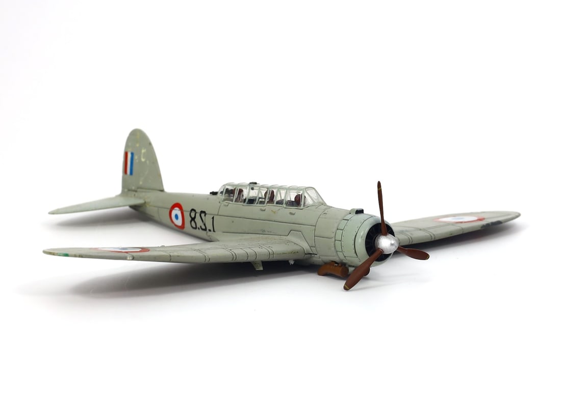 Vintage World War II Cast Iron Allied Power Military Aircraft Toy Airplane Model (1 of 4)