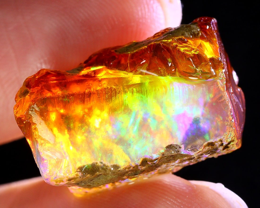 31Ct Collector Non-Hydrophane Crystal Opal Rough Specimen: 25x22x12mm Weight: 31Ct