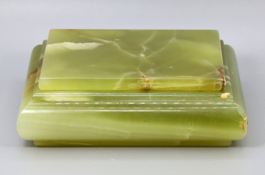 Vintage Stone Green Nephrite Jade Jewelry Box Trinket (1 of 4)