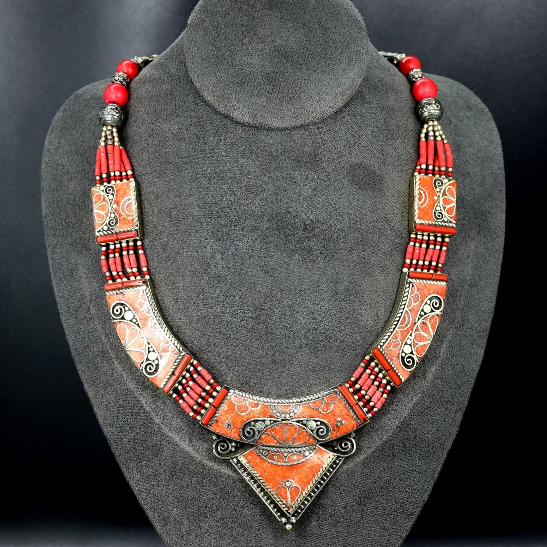 Vintage Himalayan Tibetan Bohemian Tribal Silver Inlaid Coral Pendant Necklaces: 18''Inches Weight: 146 grams