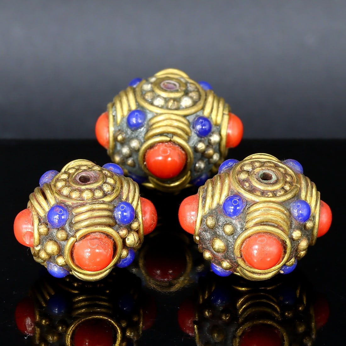 Collection of Vintage Himalayan Tibetan Brass Prayer Beads: 2x2cm Weight: 23 grams