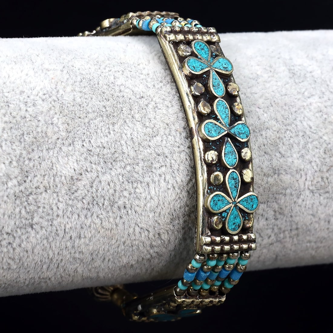Vintage Himalayan Tibetan Bohemian Tribal Silver Bracelet: 8" inches Weight: 32 grams