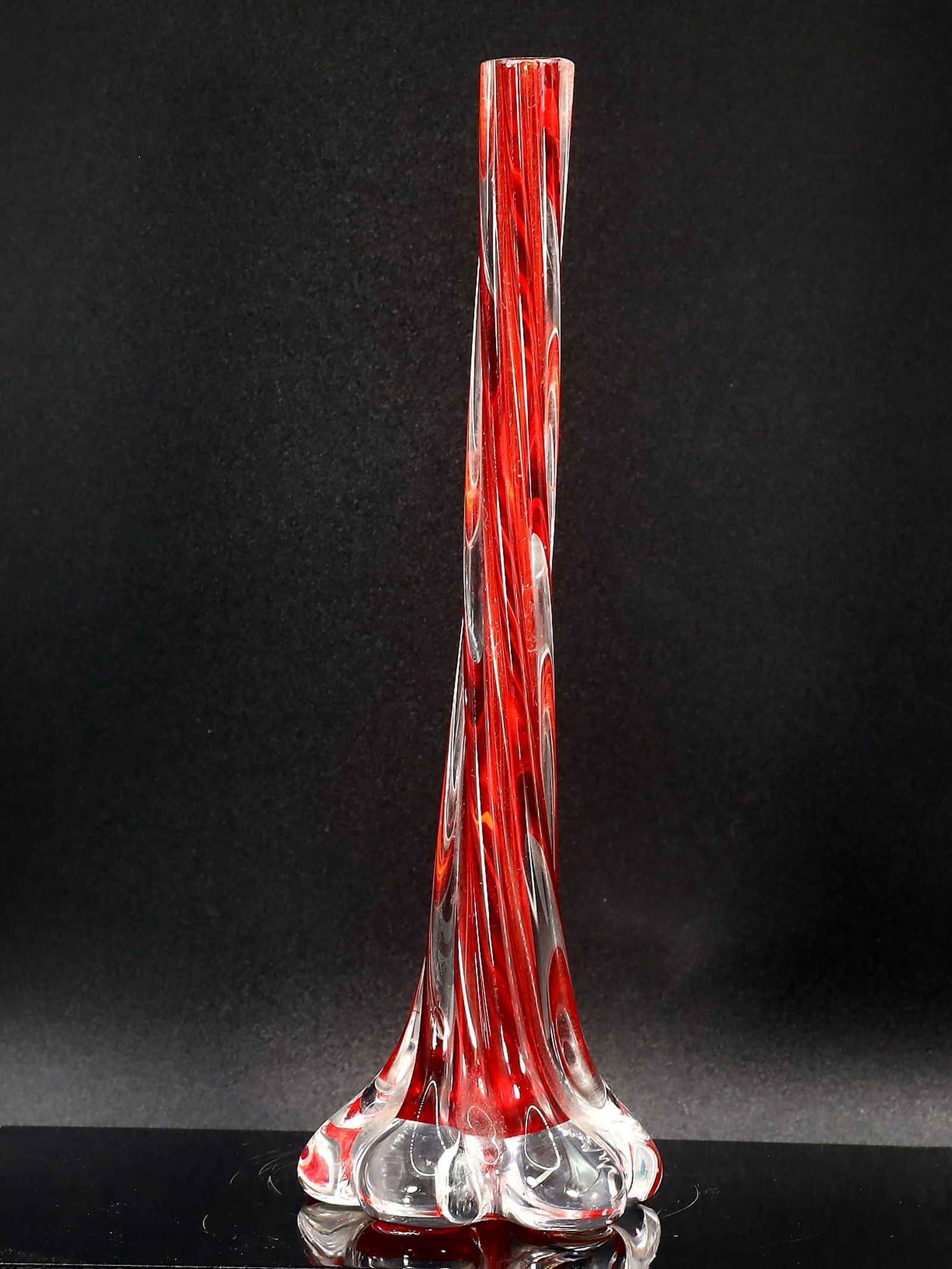 An Artistic Swirl Handmade Red & Clear Art Glass Elephant Foot Vase (1 of 4)