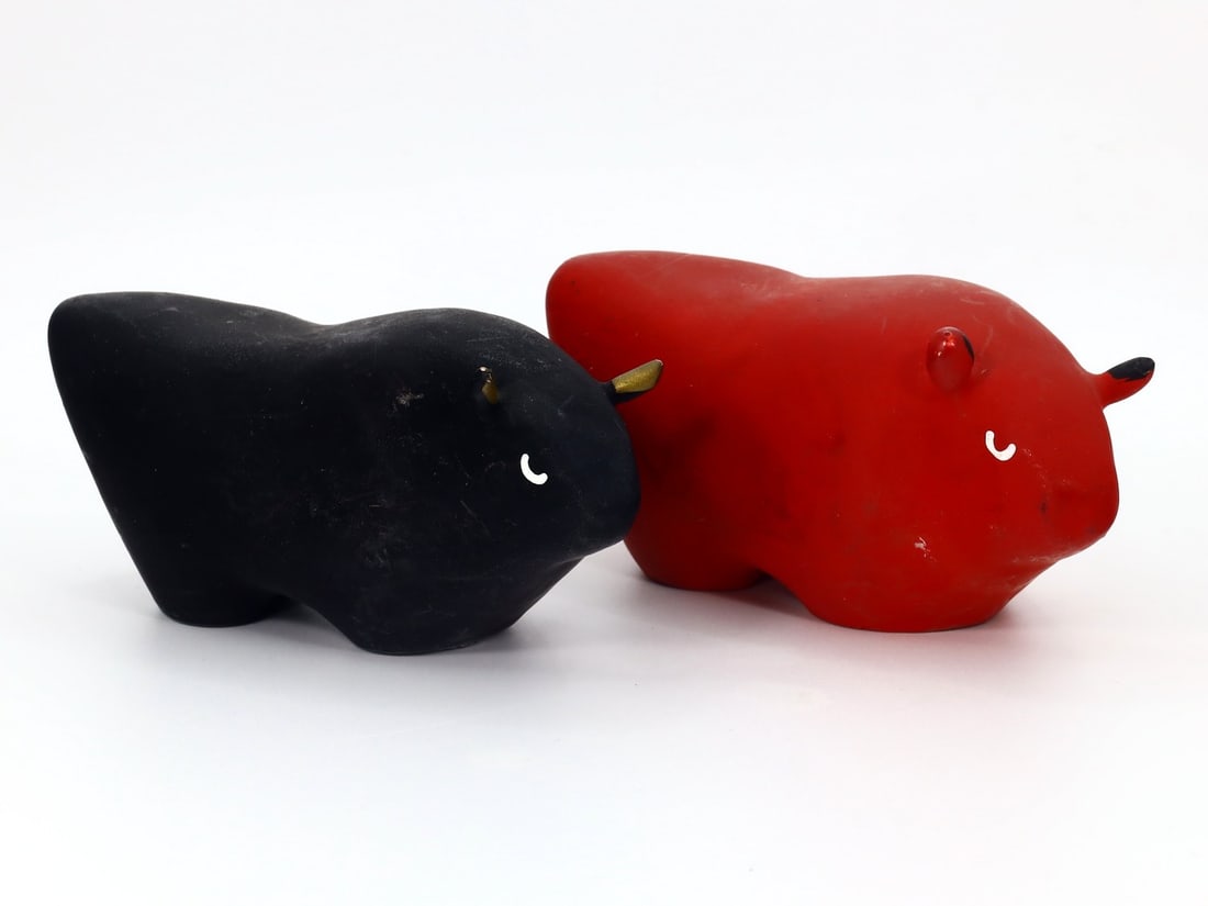 Two Vintage Japanese Black and Red Ushi Bull Doll: 10x4cm Weight: 141 grams