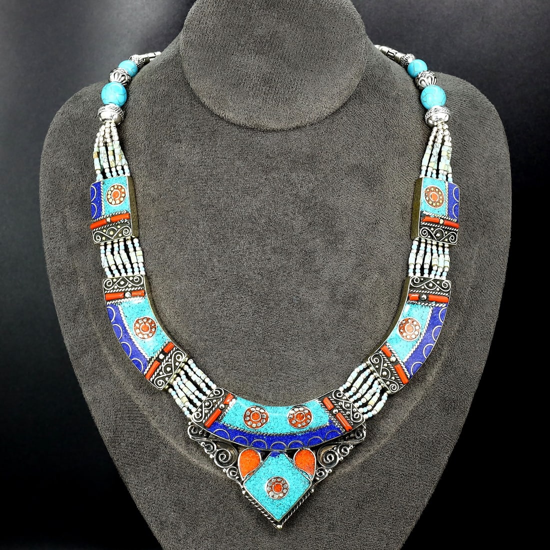 Vintage Himalayan Bohemian Tibetan Tribal Silver Pendant Necklace: 19" Inches Weight: 140 grams
