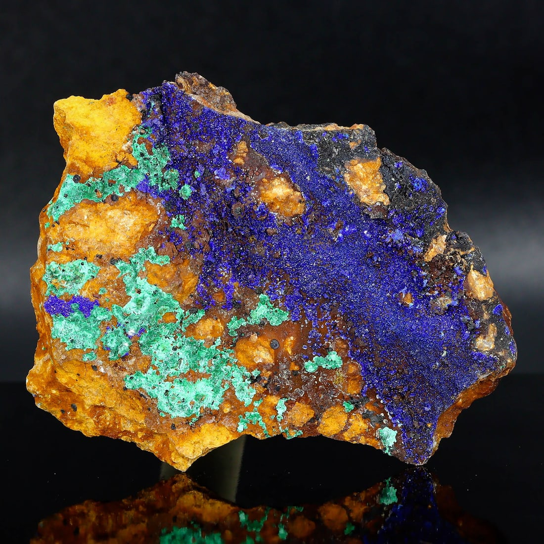 Dark Blue Azurite with Green Malachite Crystal Association Utah: 72x54cm Weight: 54 grams