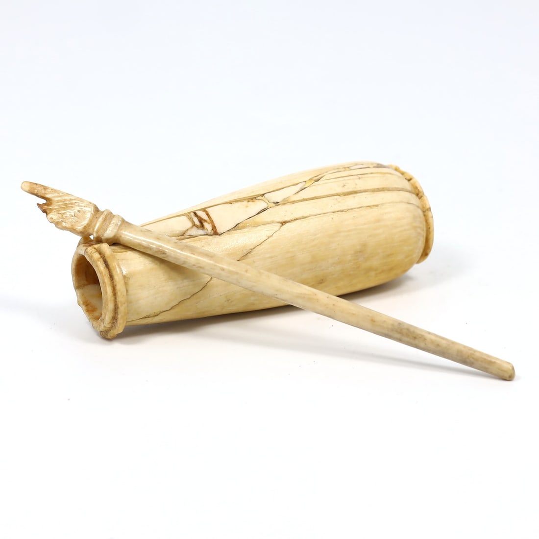 Ancient Bone Cosmetic Bottle: Relic from The Kingdom of Margush (3rd-1stC BC): Dimension: 100x25mm Rarity Level: Exceptionally Rare Originating from the enigmatic Kingdom of Margush, this bone cosmetic bottle is an embodiment of the region's rich heritage and mastery in craftsma