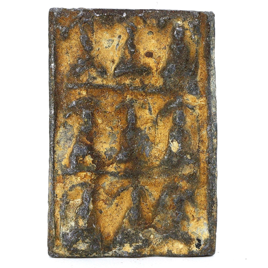 Antique Thai Buddha Amulet: A Testament to Spiritual Devotion (20th century): Dimension: 30x20 mm Rarity Level: Uncommon This particular Buddha amulet, with its intricate details and rich history, serves as a testament to the depth of spiritual devotion and artistry from 20th c