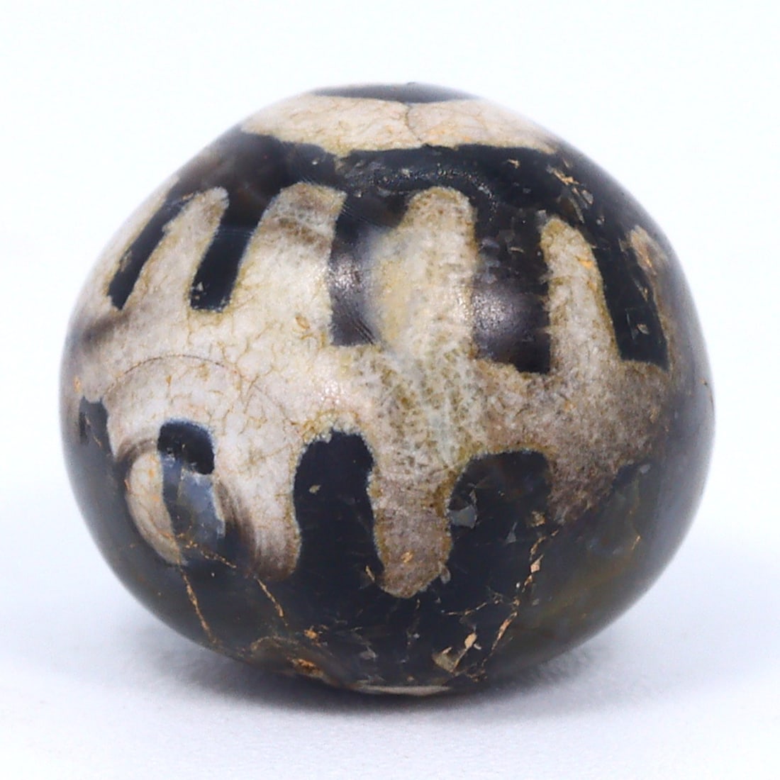 Ancient Pyu Trade Gem: Etched Carnelian dZi Beads, 2nd Century BCE - 9th Century CE: Dimension: 10.4x9.4mm Rarity Level: Highly Rare This bead, stemming from the Pyu era, represents a unique piece of history from an ancient civilization that existed nearly two millennia ago. Estimate:
