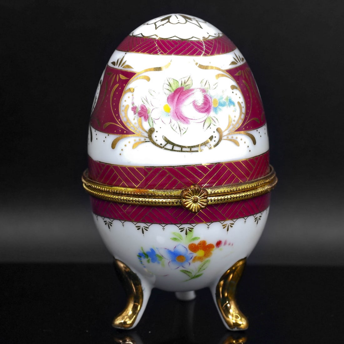 Elegant Porcelain Egg-Shaped Box with Floral Motifs: Neo-Victorian Design (1 of 4)