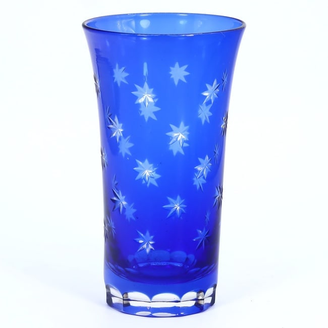 Cobalt Blue Cut Glass Shot Glass: European Art Nouveau Inspired: Dimension: 10.5x6cm Weight: 114grams Introduction: This mesmerizing cobalt blue cut glass shot glass is a testament to the artistic exuberance of the European Art Nouveau period. It beautifully captur