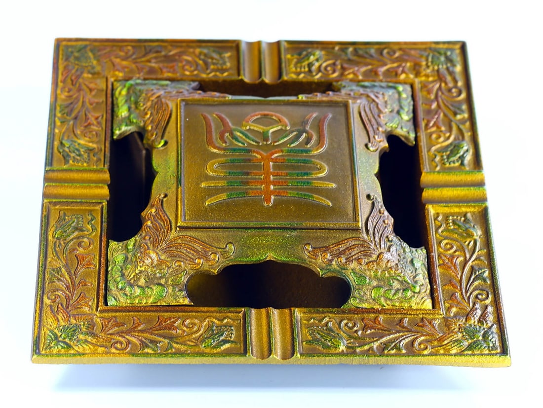 Edo Period-Style Japanese Cast Iron Incense Burner: A Relic of Serene Aromatics: Dimension: 34x25 cm Weight: 2950 gram Introduction: This Japanese cast iron incense burner, is a formidable piece that combines functionality with historical reverence. Its robust frame is adorned wit