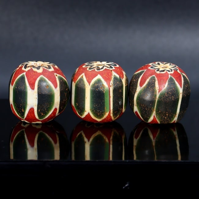 Classic Venetian Chevron Beads: Timeless Craftsmanship & Detail: Dimension: 3x3cm Weight: 121grams Introduction: This ceramic bowl embodies the wabi-sabi ethos, celebrating the beauty of imperfection. Its asymmetrical rim and the organic distribution of its glaze c