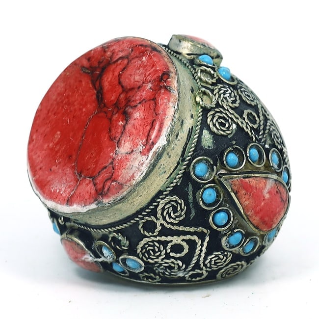 Elegant Afghan Handcrafted Rings with Flat Base Stones: Echoes of Artistry (Mid-20th Century) (1 of 3)