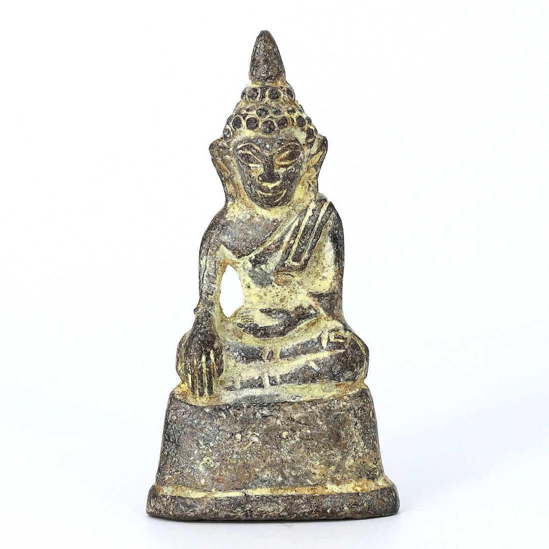 Southeast Asian Antique Buddha Statue: A Revered Emblem of Spirituality (14th-16th Century AD): Dimension: 70x30mm Rarity Level: Highly Rare This antique Buddha statue, originating from the Southeast Asian region, represents an era of rich cultural and spiritual significance. With its aged patin
